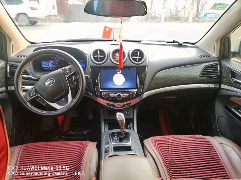 保定17年比亚迪S76