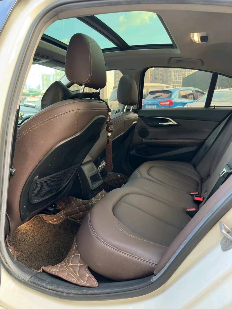 佛山20年宝马1系7