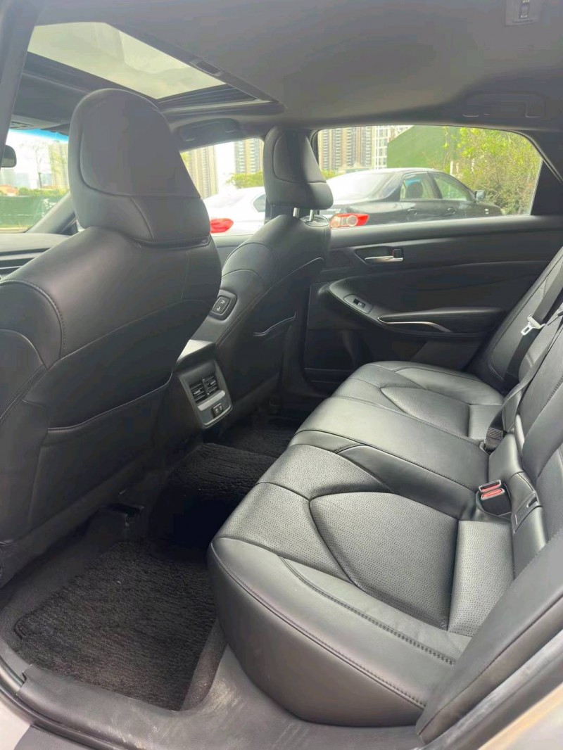 佛山21年丰田亚洲龙7