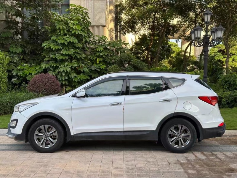 济南15年现代新胜达3