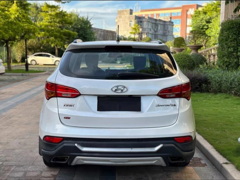 济南15年现代新胜达8