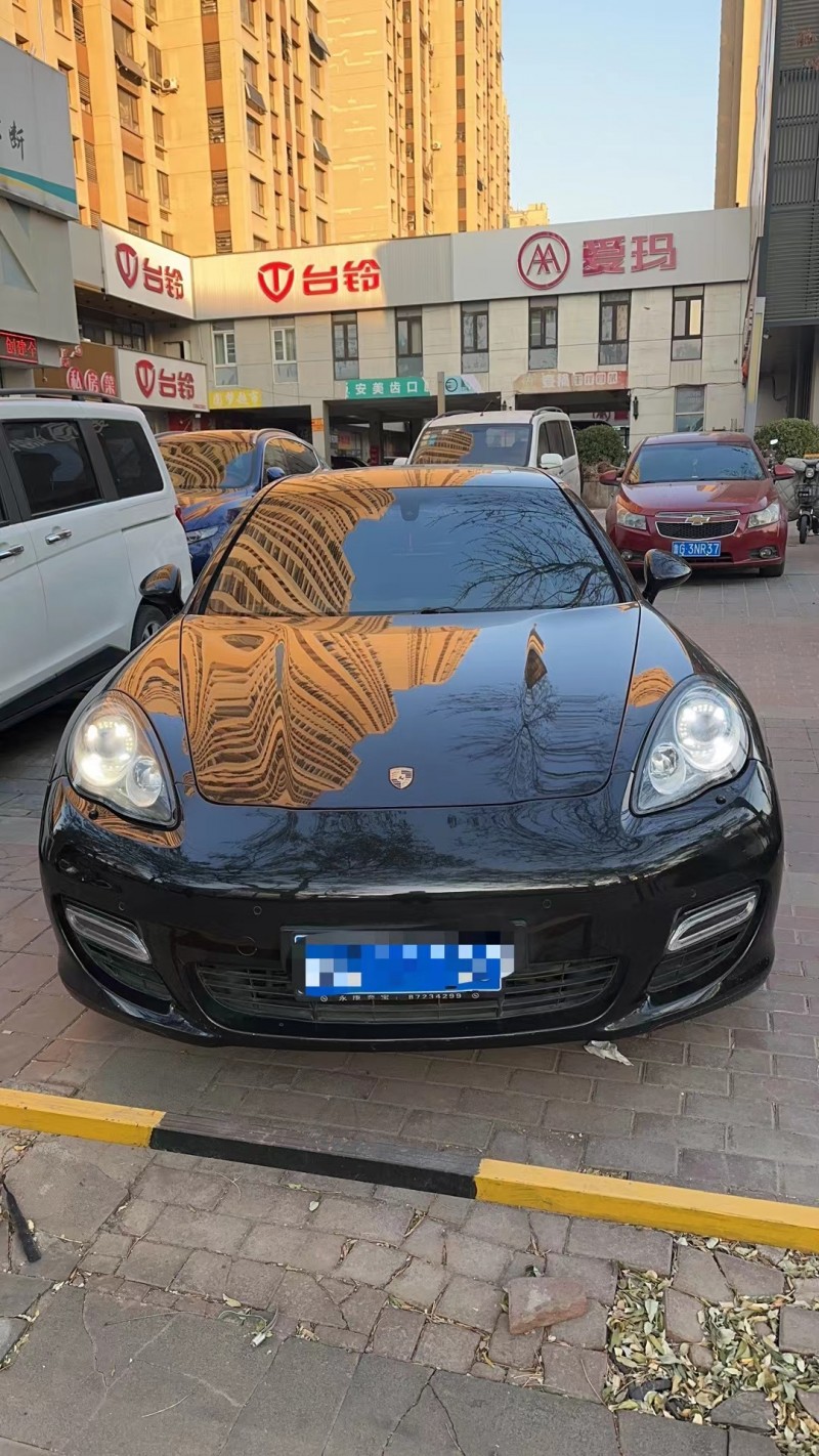 济南11年保时捷帕拉梅拉1