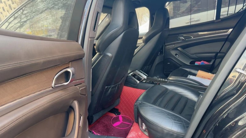 济南11年保时捷帕拉梅拉6