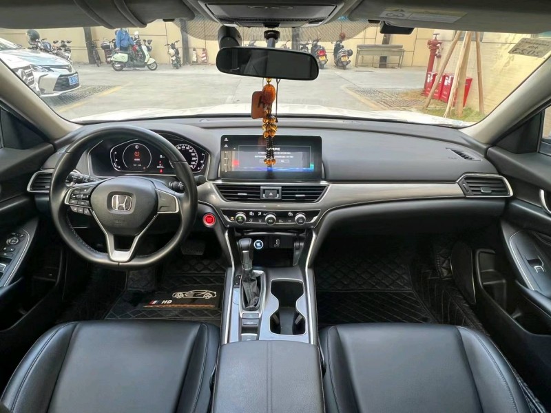 佛山21年本田雅阁8