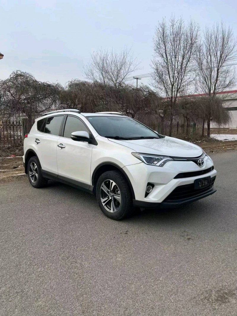 沈阳17年丰田RAV42