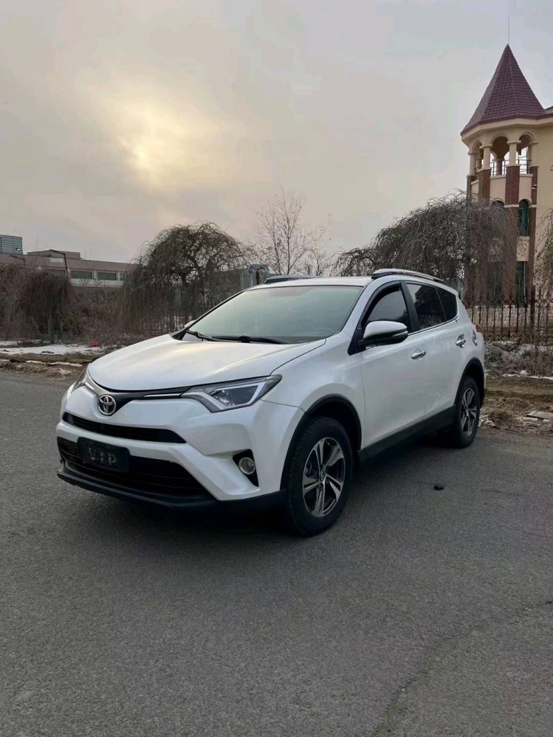 沈阳17年丰田RAV43