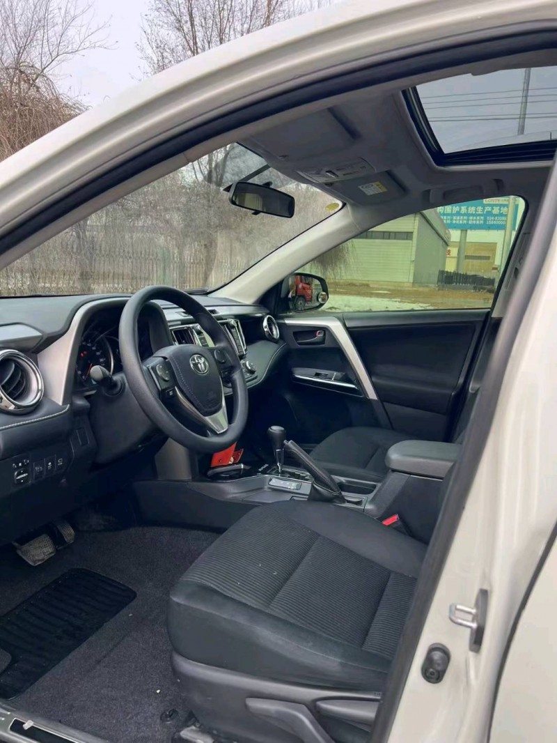 沈阳17年丰田RAV49
