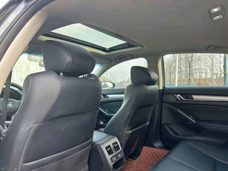 邯郸23年本田雅阁6