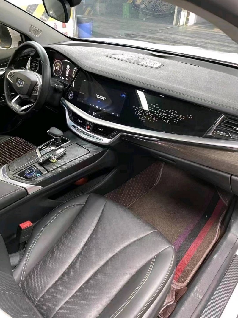 成都20年吉利博瑞5