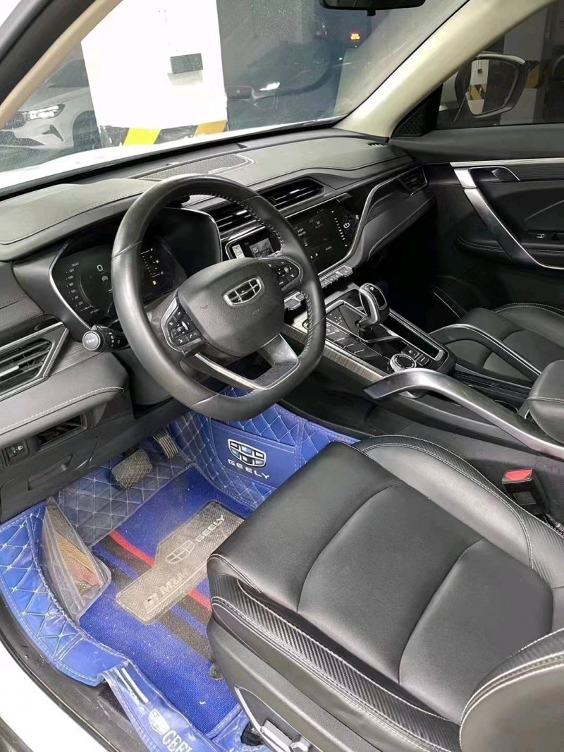 成都20年吉利博越4