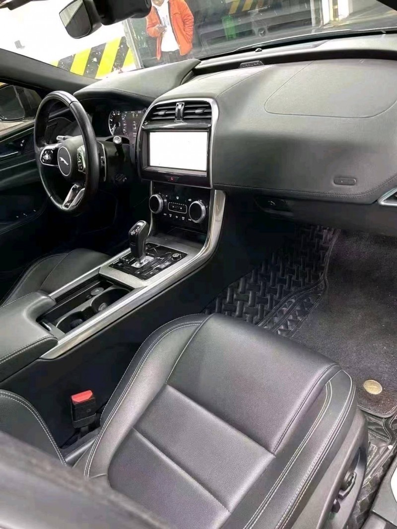 成都20年捷豹XEL6