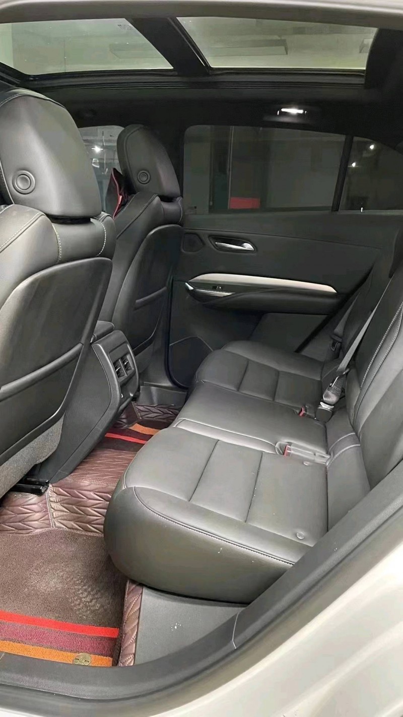 成都21年凯迪拉克XT47