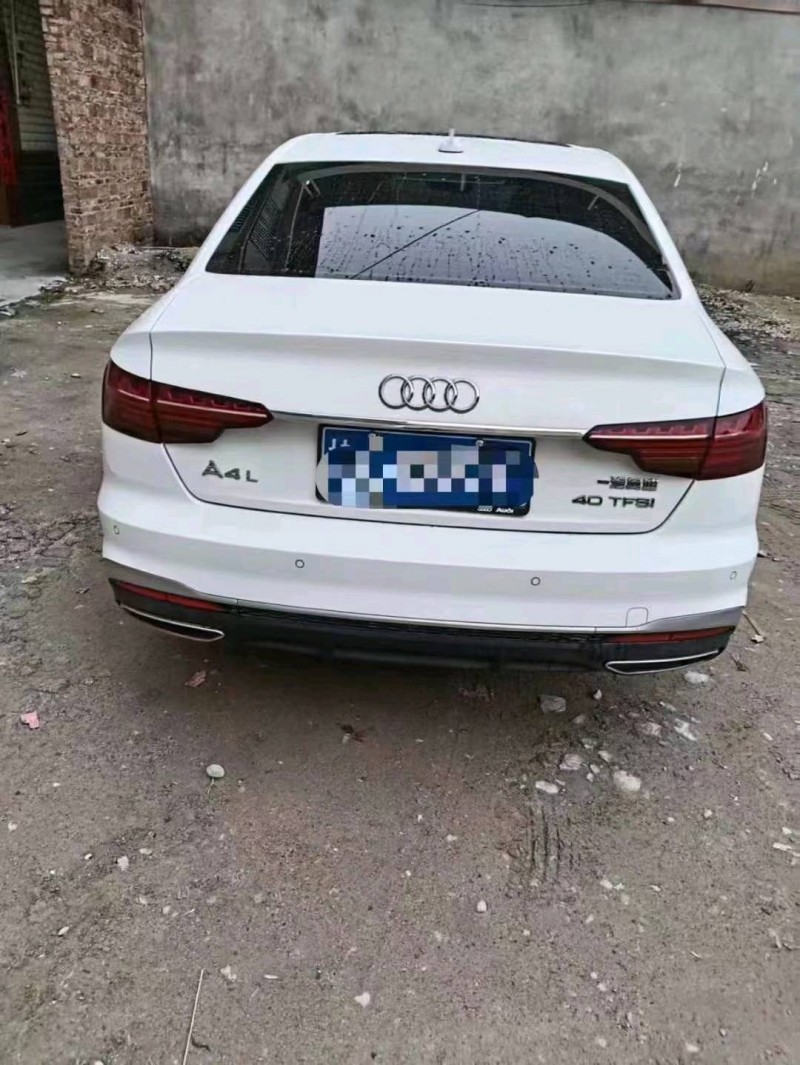 南宁22年奥迪A4L4