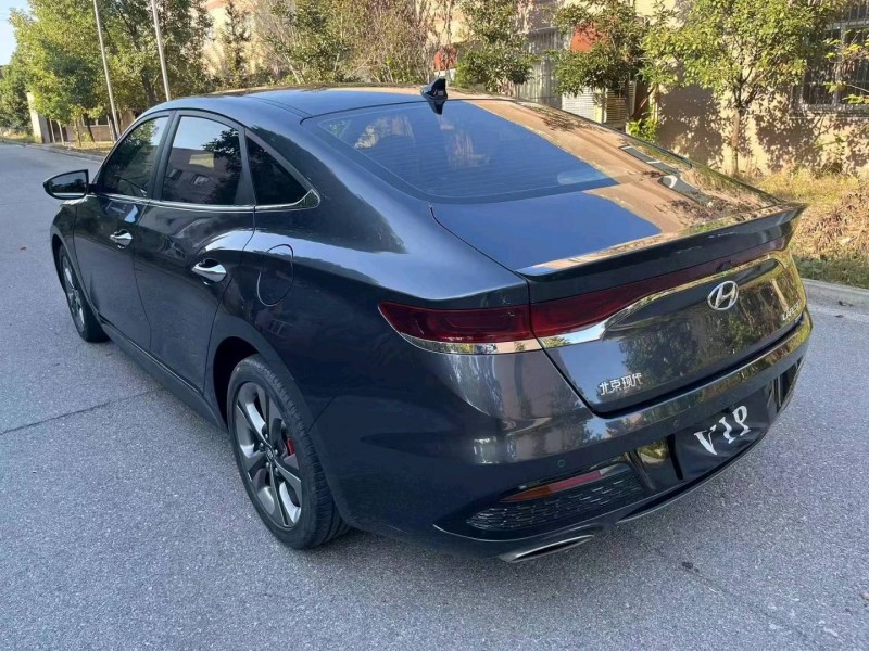 襄阳20年现代菲斯塔9