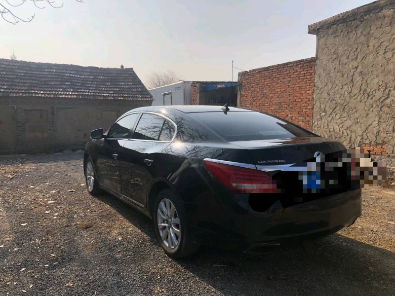 青岛15年别克君越6