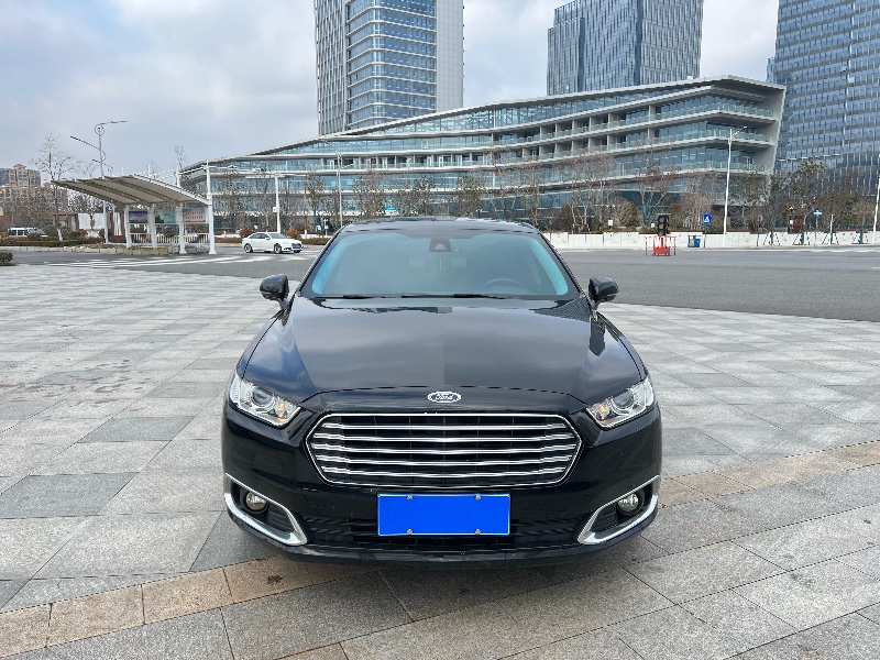 盐城19年福特金牛座1