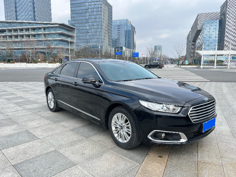 盐城19年福特金牛座3