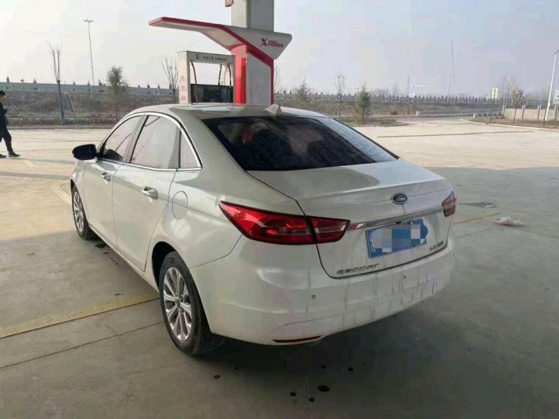 嘉兴17年福特福睿斯8