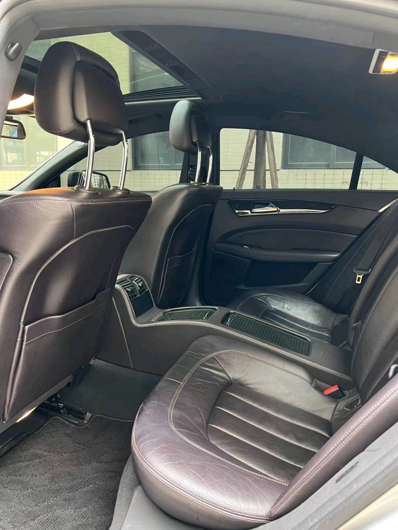 佛山12年奔驰CLS8