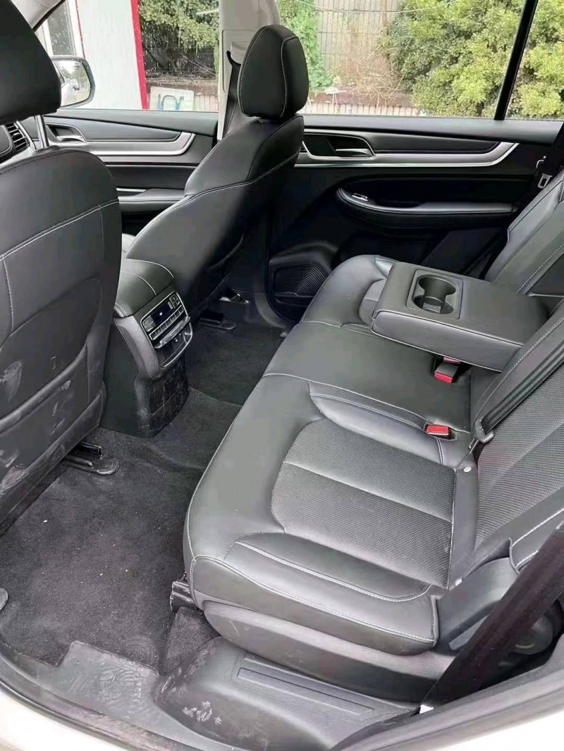 邯郸23年荣威RX83