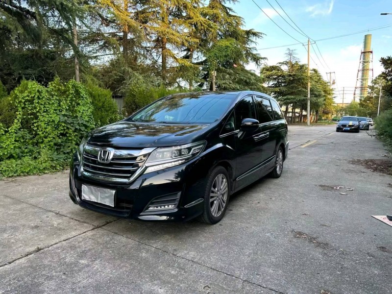 徐州17年本田艾力绅2