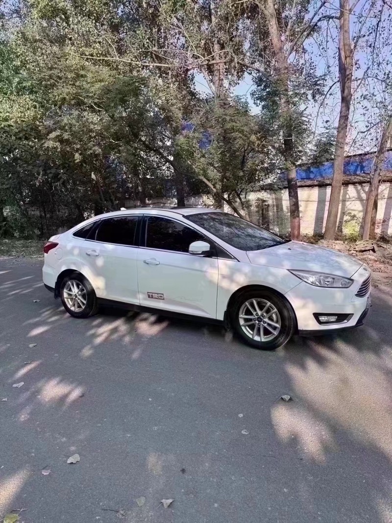 菏泽17年福特福克斯2