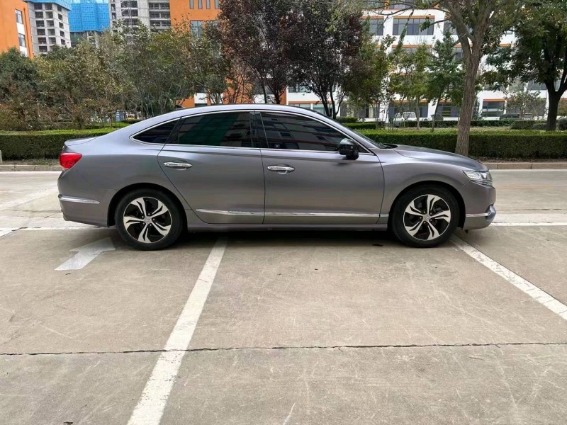 济宁15年本田思铂睿3