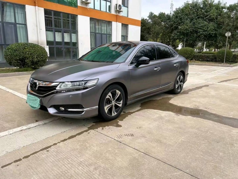 济宁15年本田思铂睿6