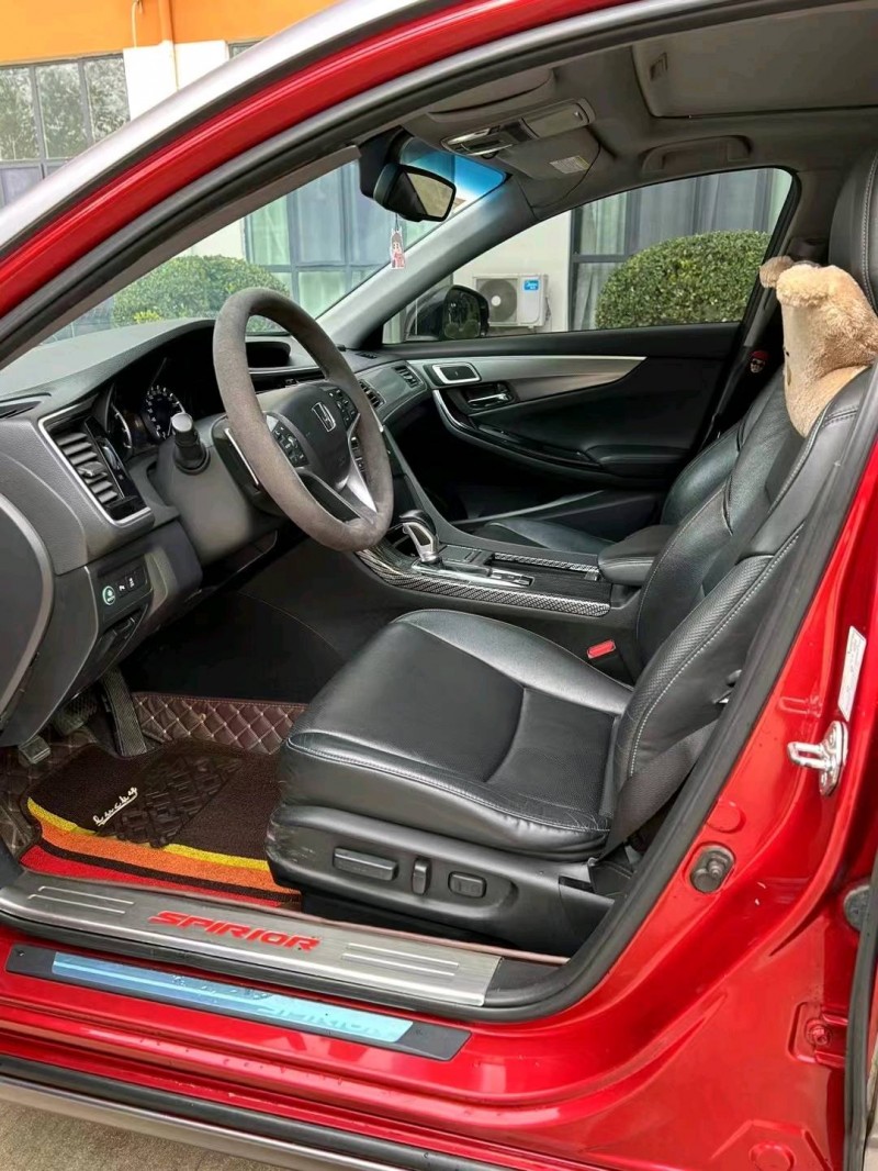 济宁15年本田思铂睿7