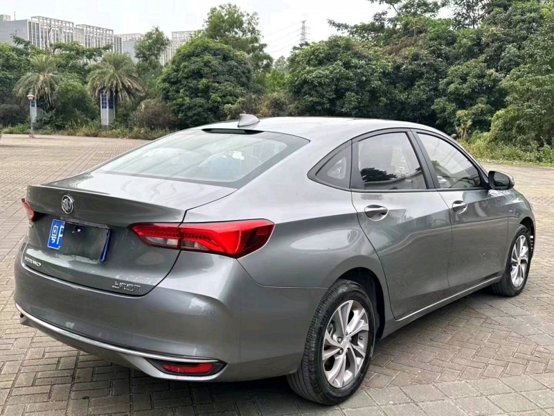 珠海21年别克威朗4