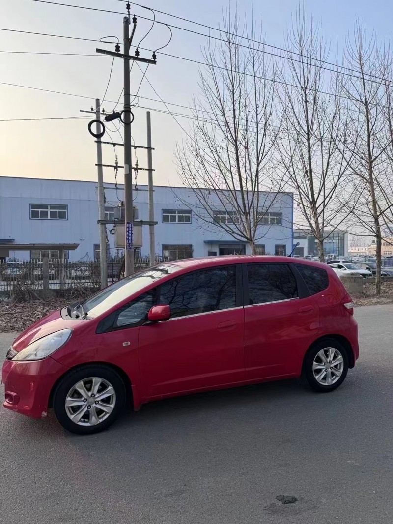 菏泽13年本田飞度3