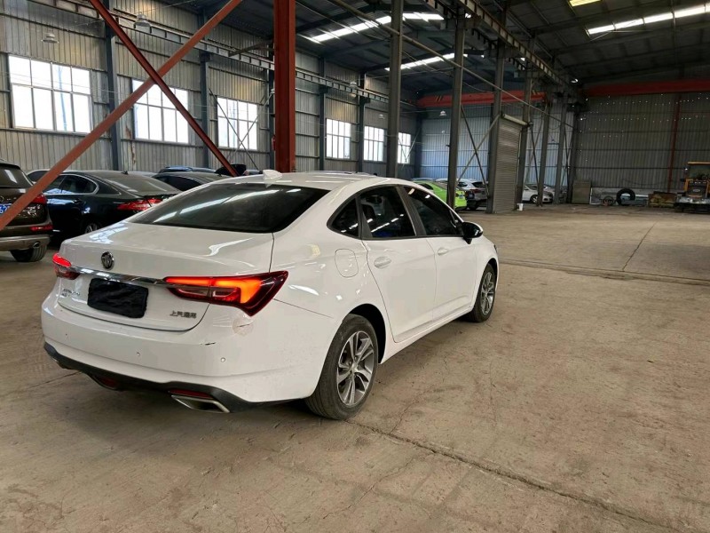 济宁20年别克威朗4