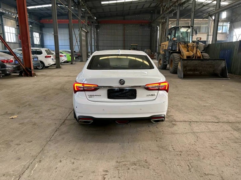 济宁20年别克威朗5