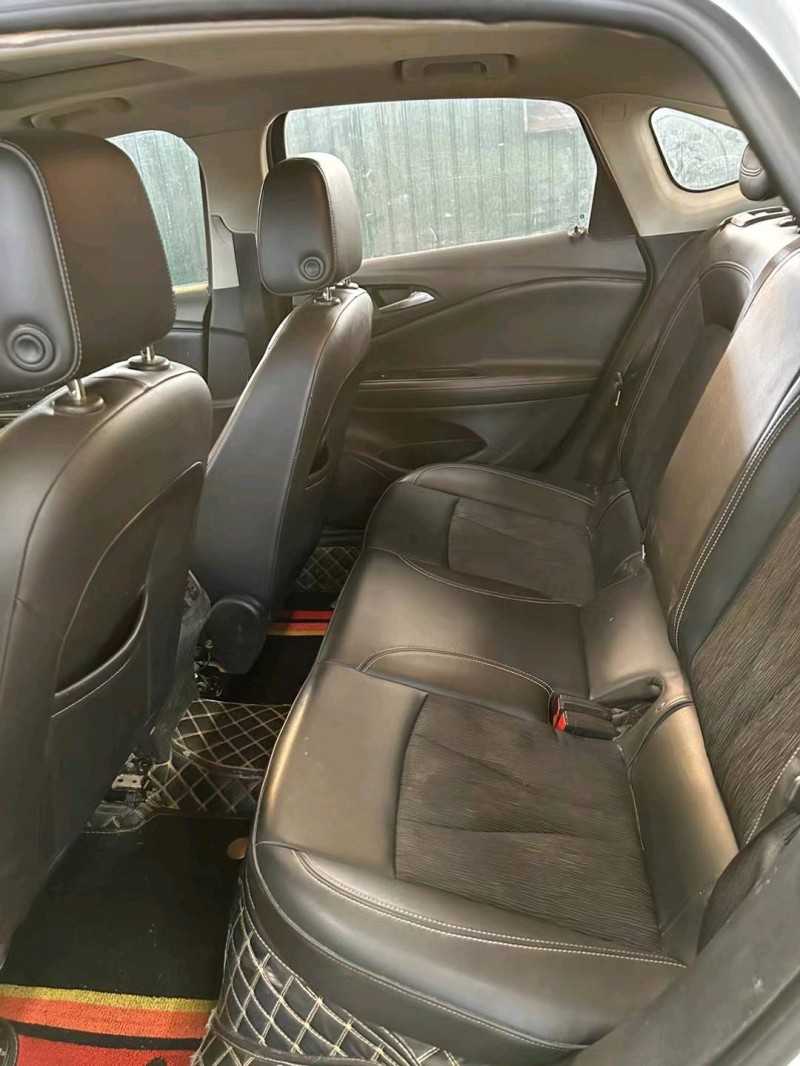 济宁20年别克威朗6