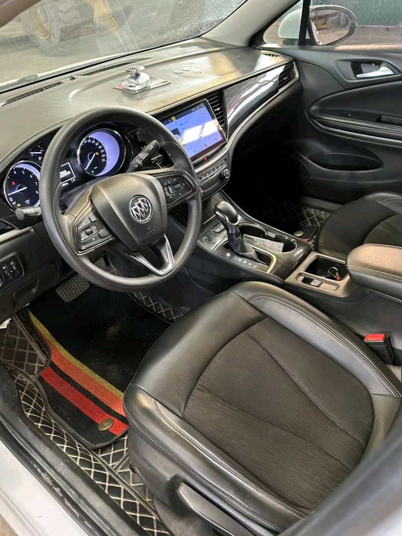 济宁20年别克威朗8