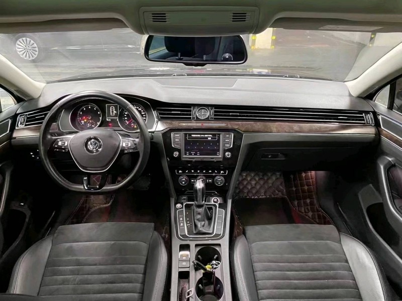 成都17年大众迈腾9