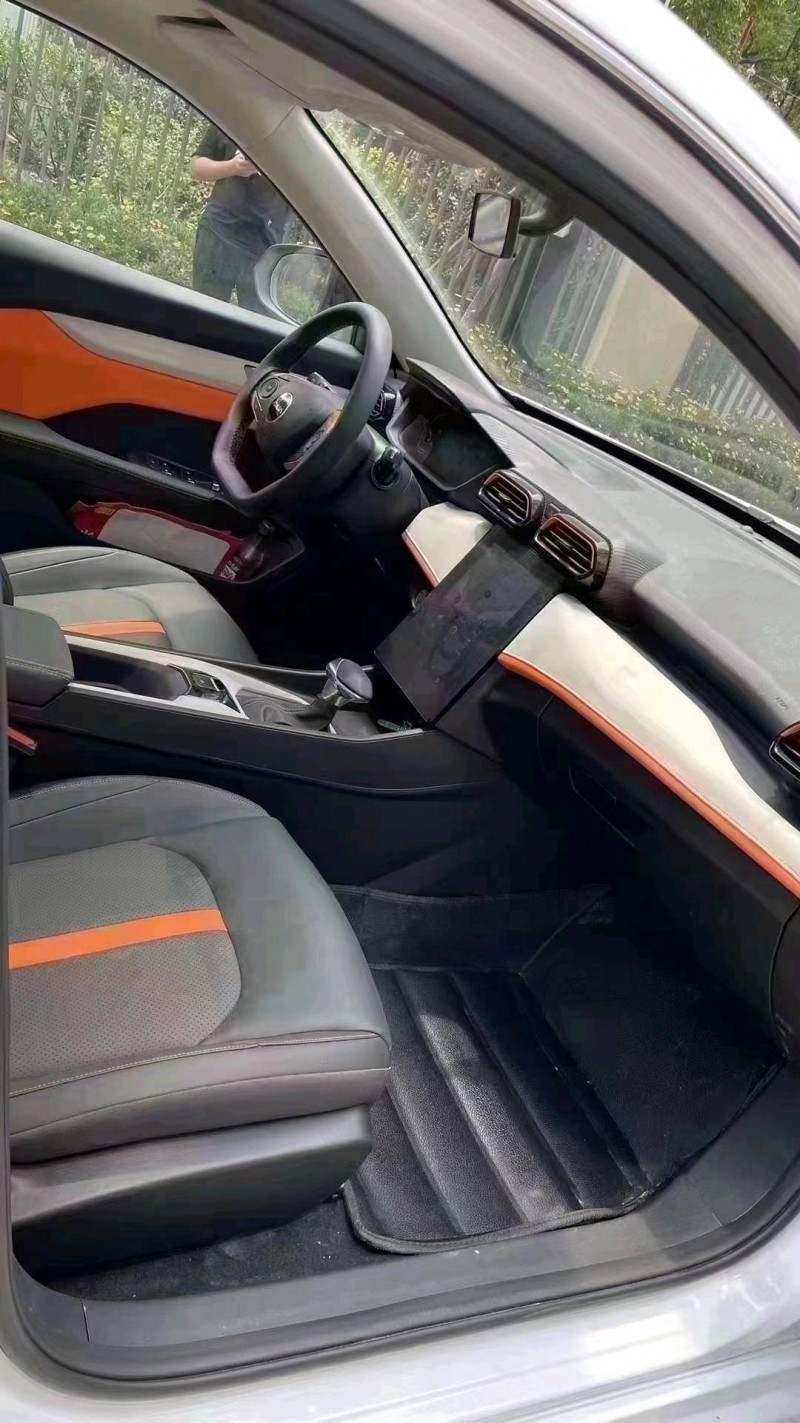 成都22年东风奕炫8