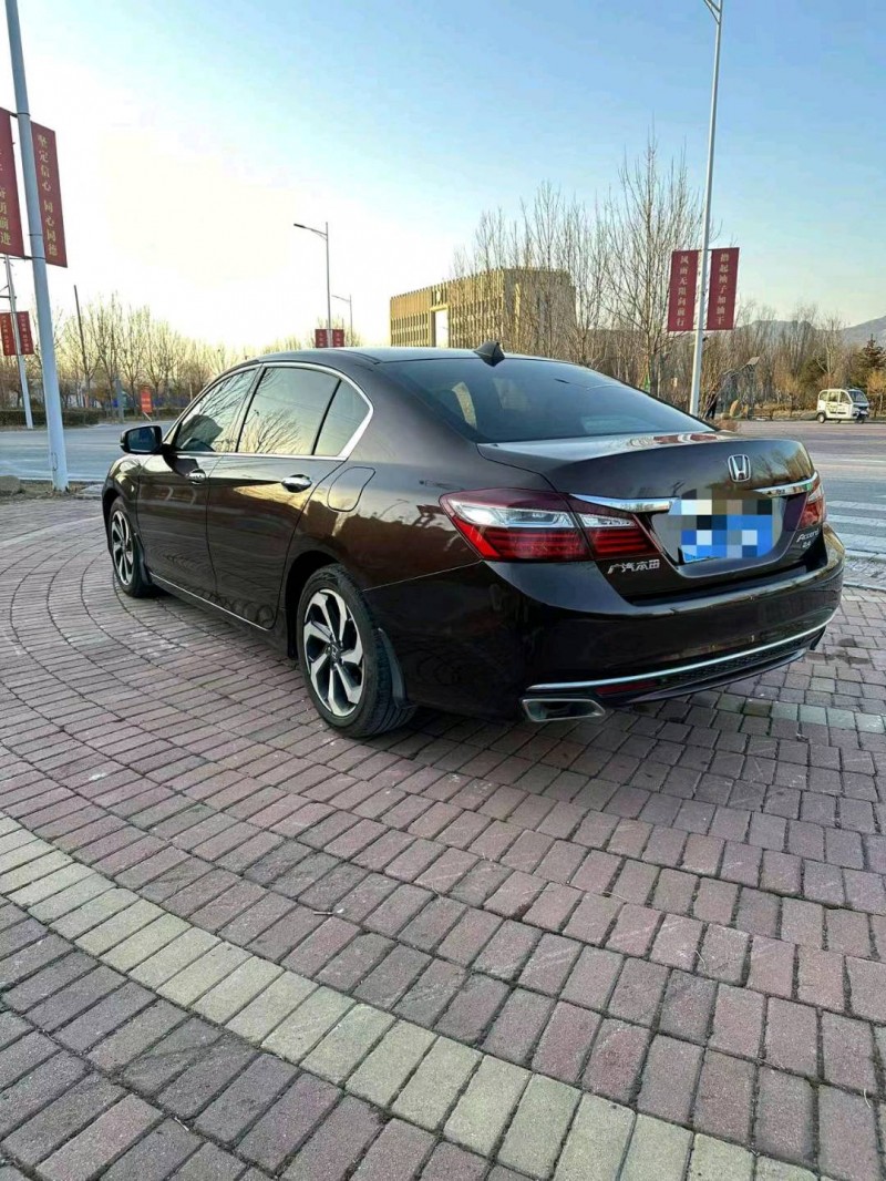 邯郸16年本田雅阁7