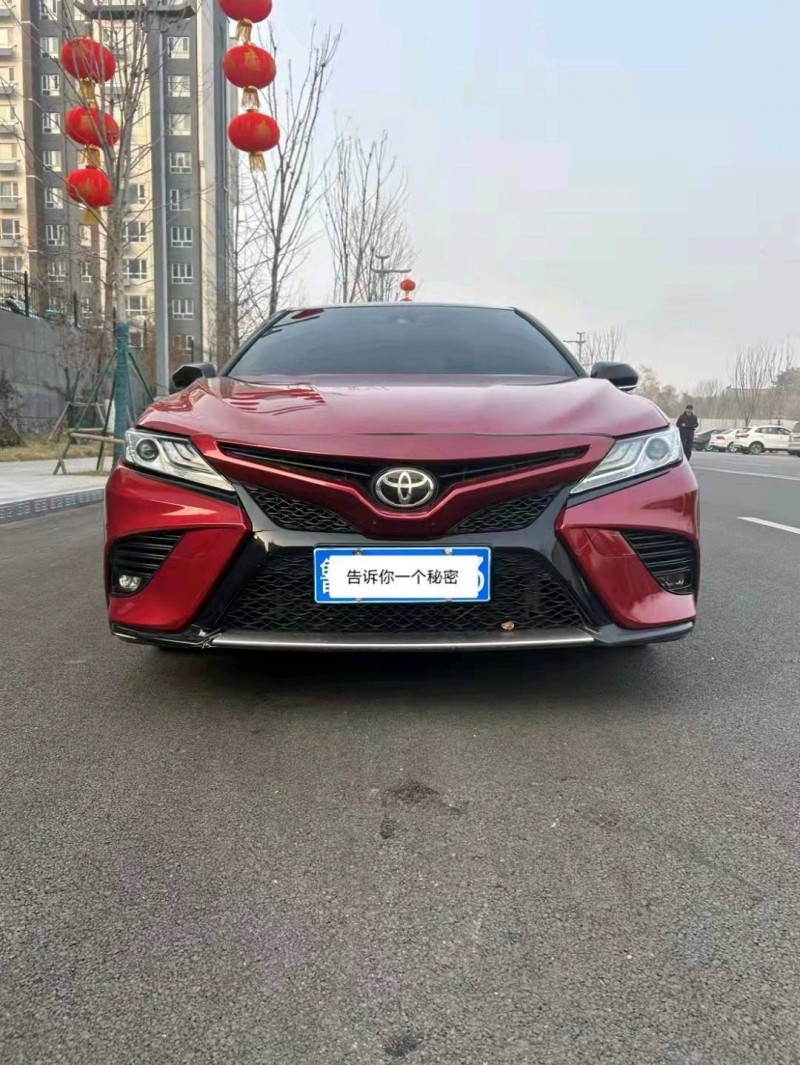 济宁19年丰田凯美瑞1