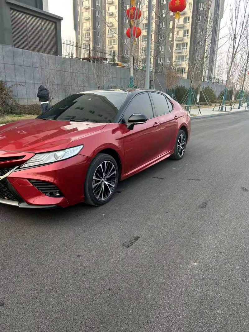 济宁19年丰田凯美瑞3