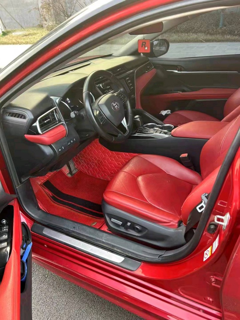 济宁19年丰田凯美瑞9