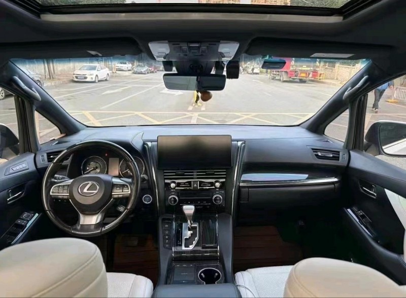 佛山21年雷克萨斯LM300H4