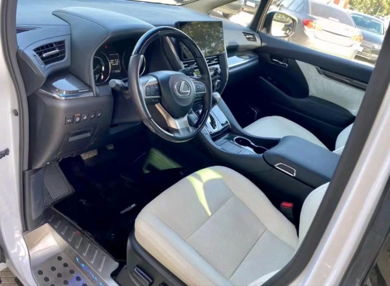 佛山21年雷克萨斯LM300H5