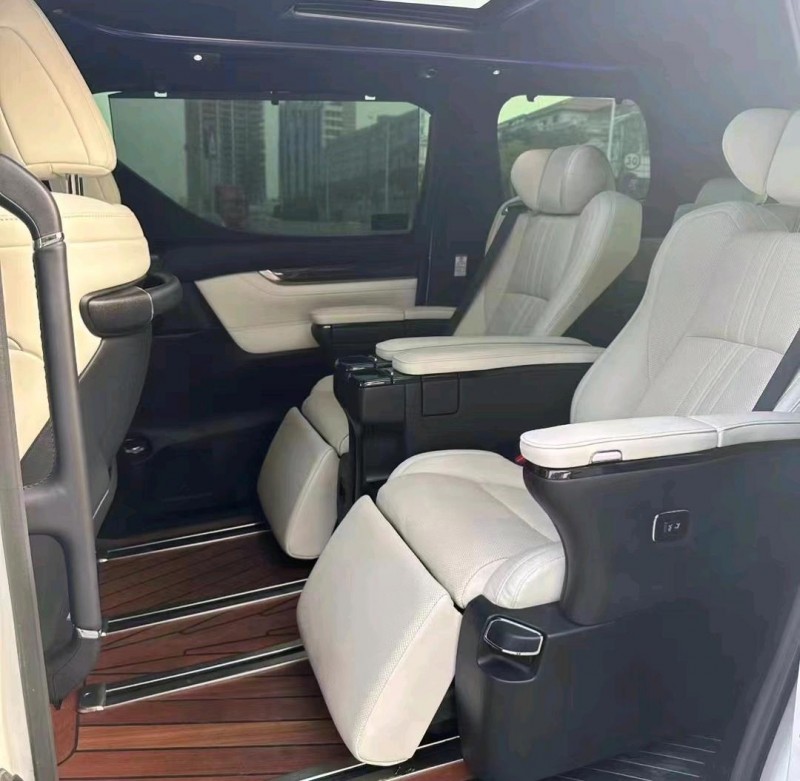 佛山21年雷克萨斯LM300H6