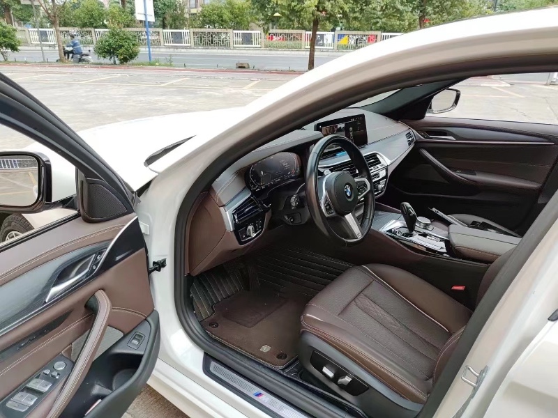 深圳21年宝马5系9