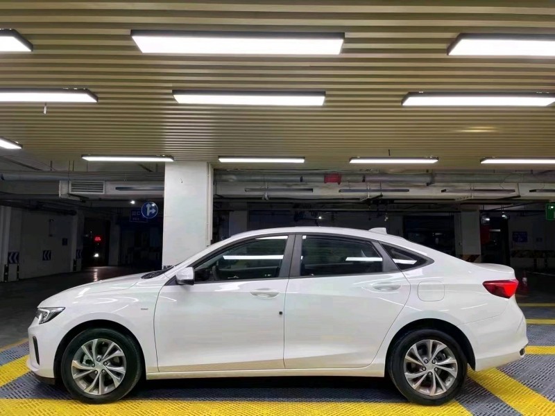 成都23年别克威朗3