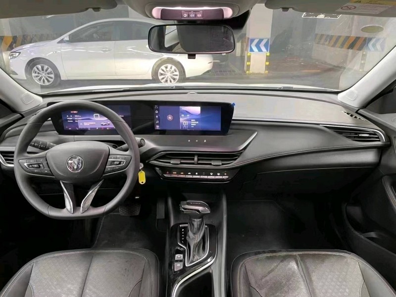 成都23年别克威朗9