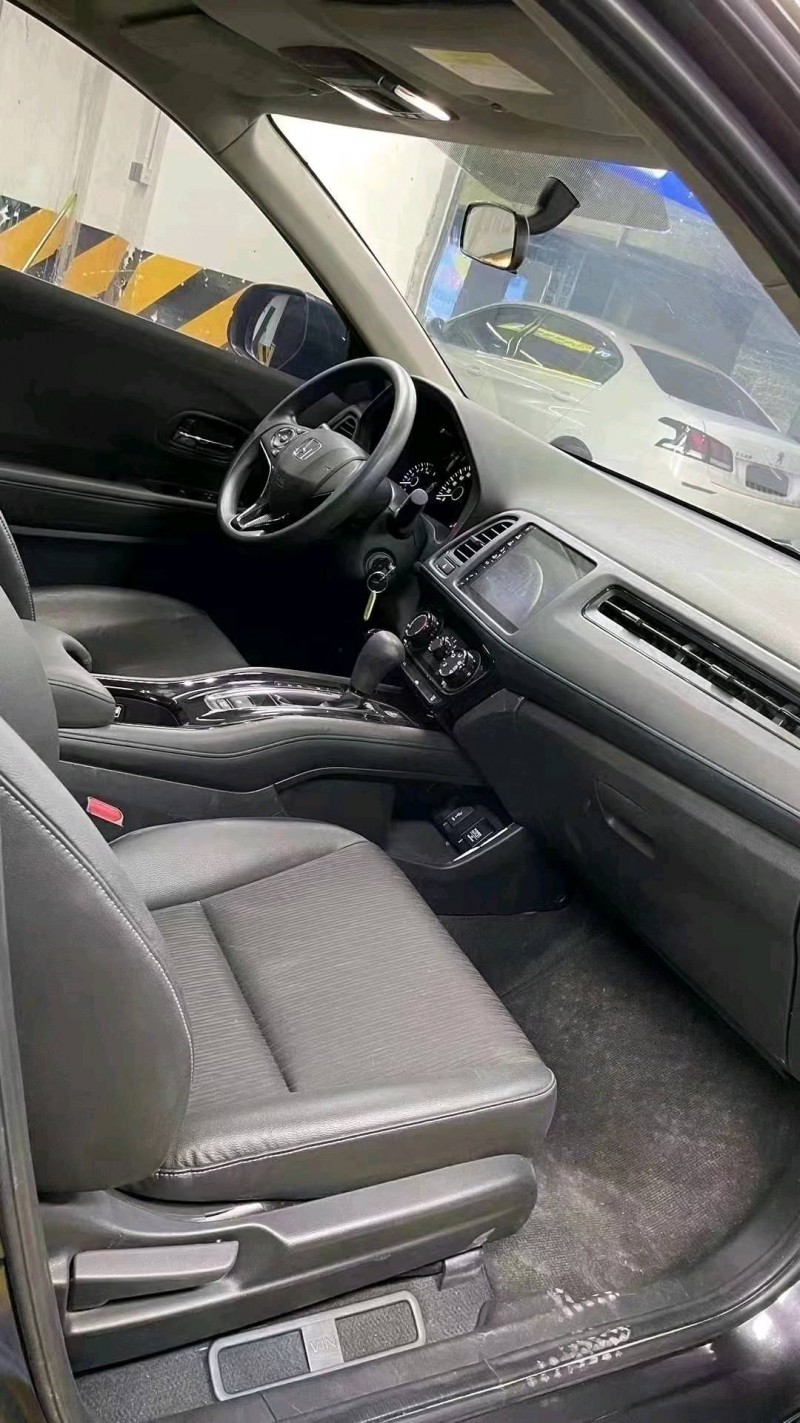 成都21年本田缤智8