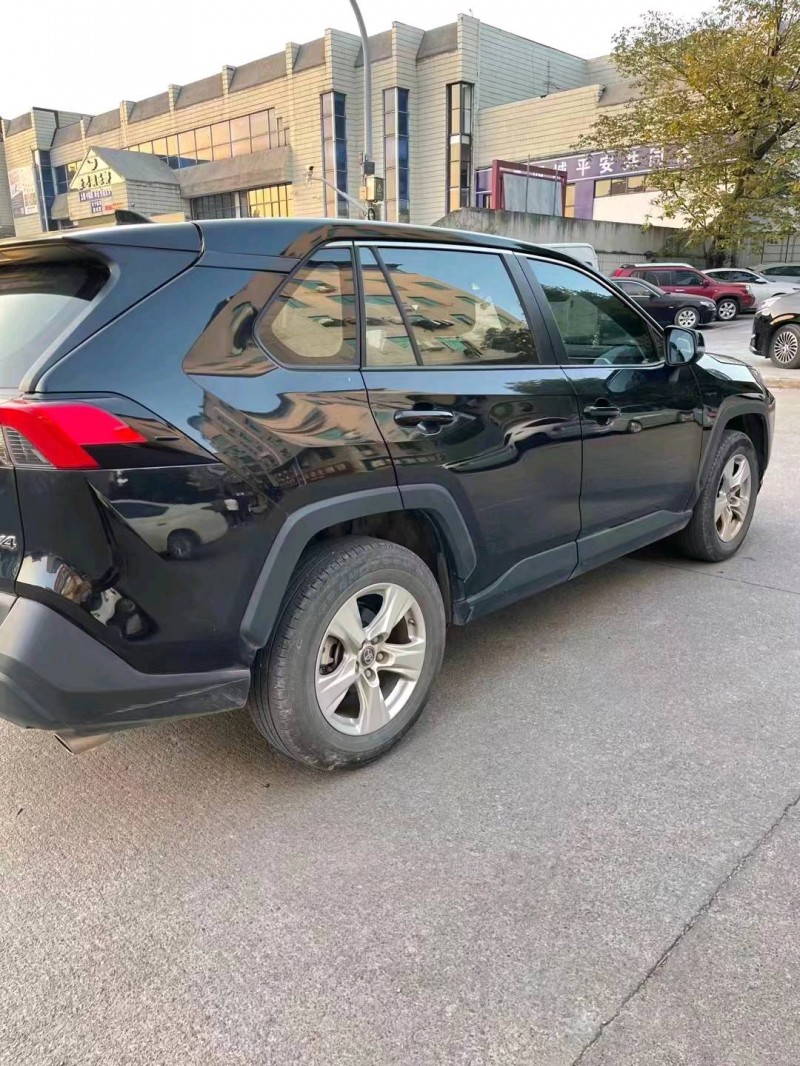 嘉兴22年丰田RAV4荣放3