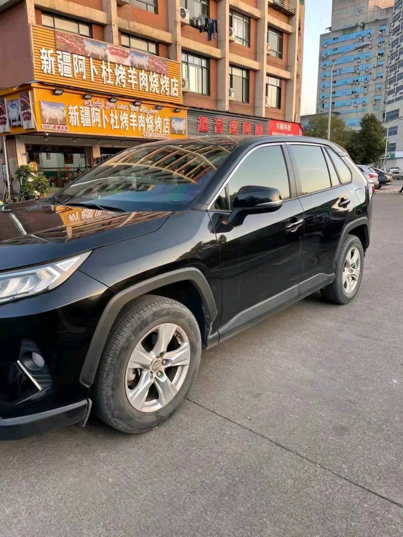嘉兴22年丰田RAV4荣放4